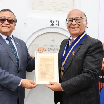 LA BENEFICENCIA RINDE HOMENAJE A LA UNIVERSIDAD NACIONAL DE TRUJILLO POR SU BICENTENARIO